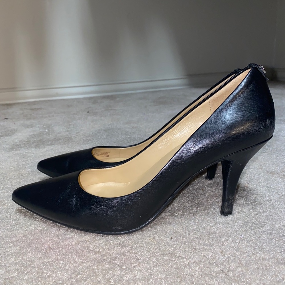 leather black pumps